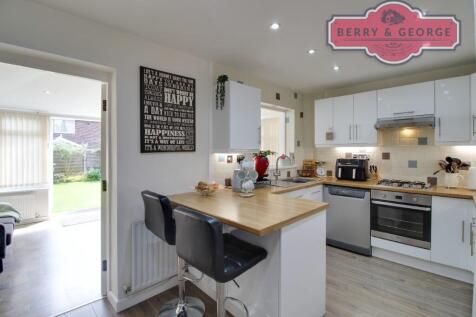 KITCHEN / BREAKFAST