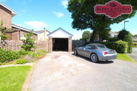 DETACHED GARAGE