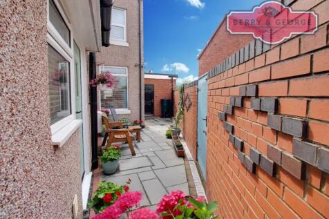 REAR COURTYARD