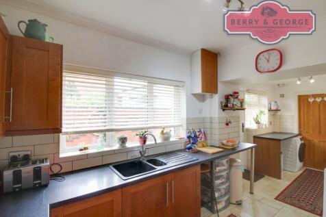 KITCHEN / BREAKFAST