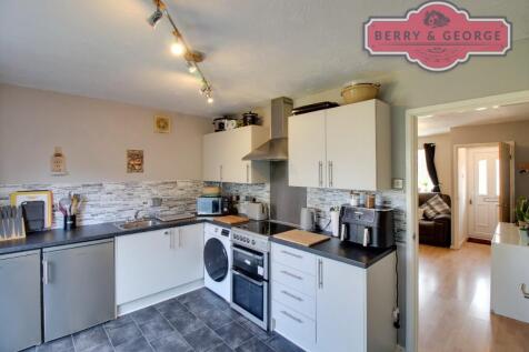 KITCHEN / BREAKFAST 