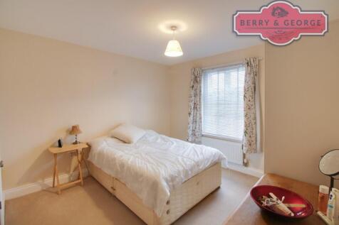 MAIN BEDROM