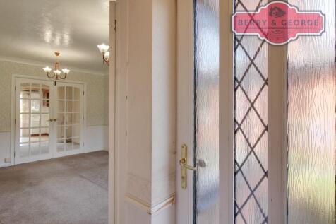 HALL TO LOUNGE