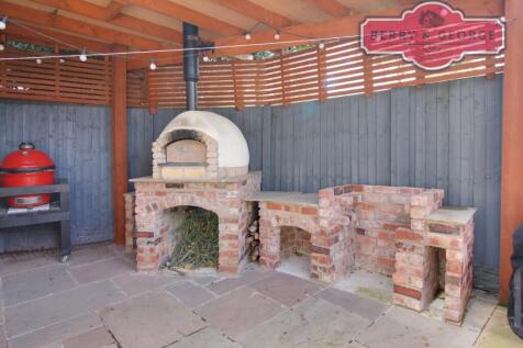 BBQ / PIZZA AREA