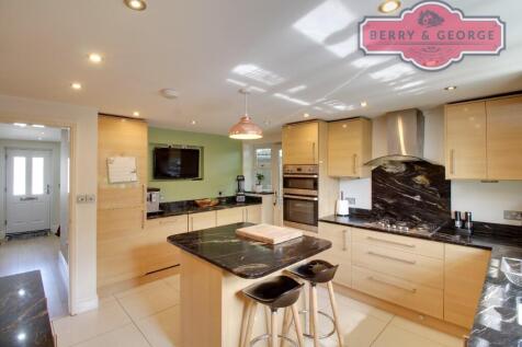 KITCHEN / BREAKFAST