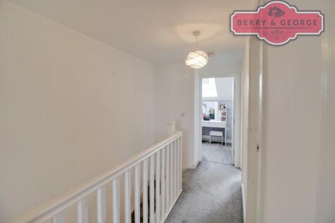 2nd FLOOR LANDING