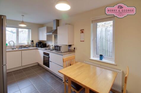 KITCHEN / BREAKFAST