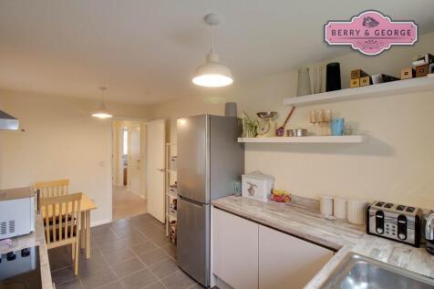 KITCHEN / BREAKFAST