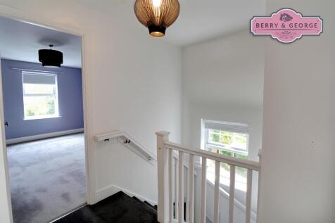 2nd FLOOR LANDING