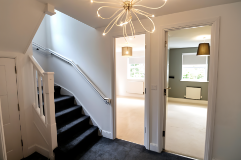 1ST FLOOR LANDING