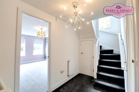 1st FLOOR LANDING