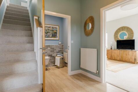 209 hall &amp; cloakroom