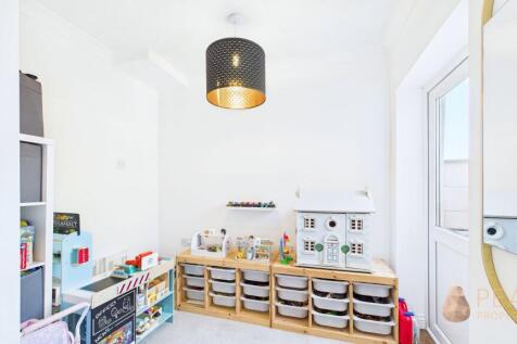 Playroom/office