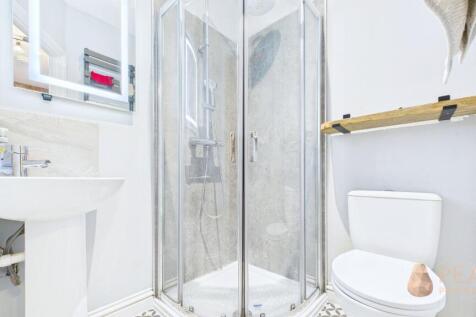 Private En-Suite Shower Room