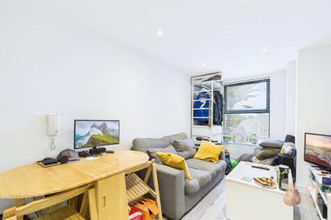 Open Plan Kitchen/Living Area