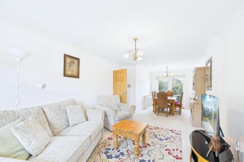 Living Room &amp; Dining Room