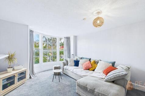 Living / Dining Area