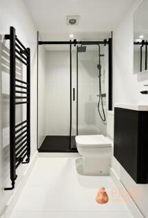 Master Bedroom En Suite