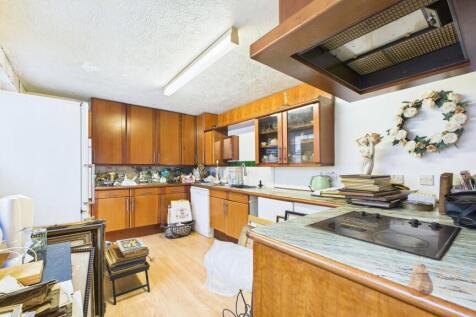 Kitchen/ Dining Room