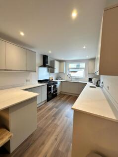 Communal Kitchen/Dining Area