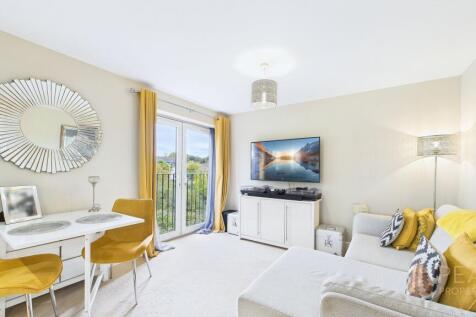 Open Plan Lounge &amp; Kitchen