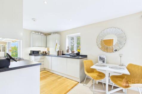 Open Plan Lounge &amp; Kitchen