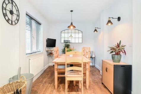 Dining room.jpg