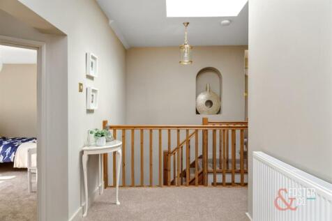 Handcross Road, The Old Farm House-008.jpg