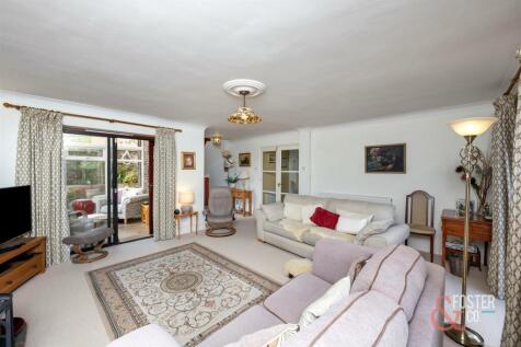 High Street, April Cottage-017.JPG