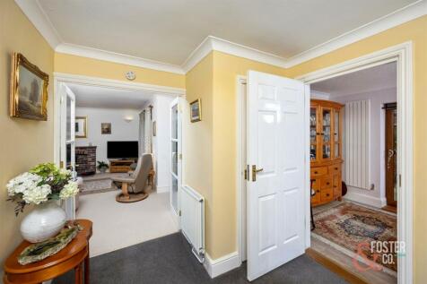 High Street, April Cottage-011.JPG