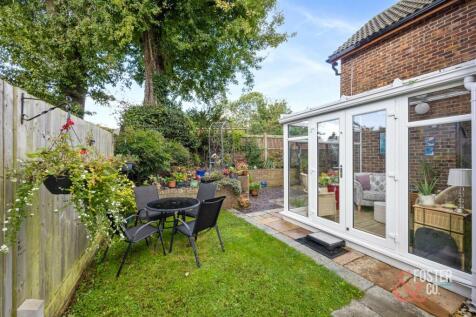 High Street, April Cottage-009.JPG