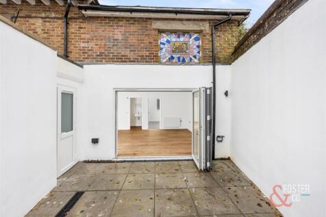 Cuckfield Road, 123_013.jpg