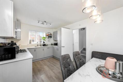 Goldcrest Drive, 67-015.jpg