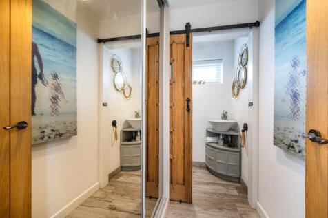 Downstairs Cloakroom