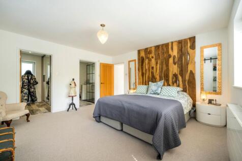 Principal Bedroom suite