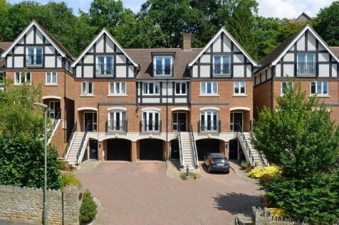 Albury Mews