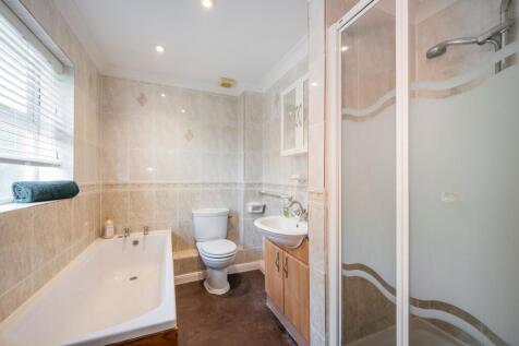 Ensuite to Bedroom One