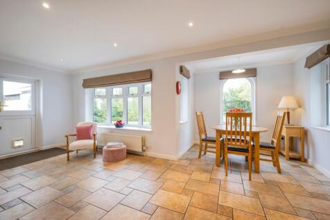 Kitchen Breakfast Area