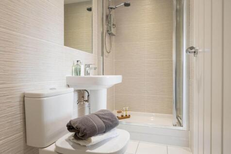 En-suite bathroom with double shower