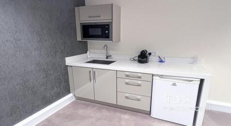 10 Hornton Place Kensington W8 office to let wes