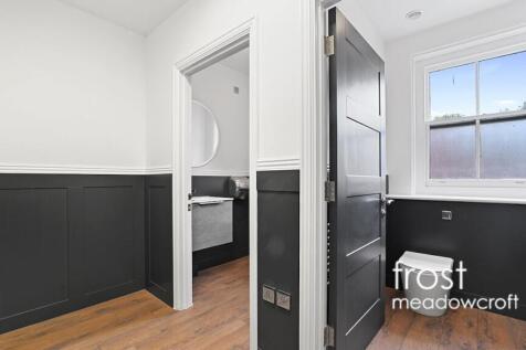 94 Kensington High Street W8 office wc.jpg