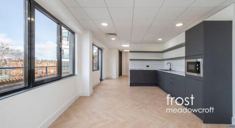 593599 Fulham Rd Fulham SW6 office 3f kit.jpg