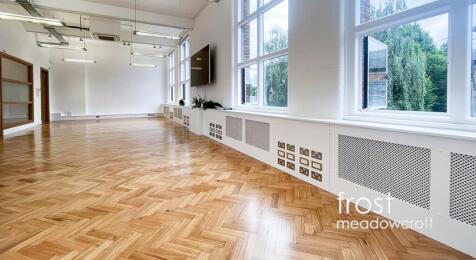 89 Peoples Hall W11 office to let int5.jpg