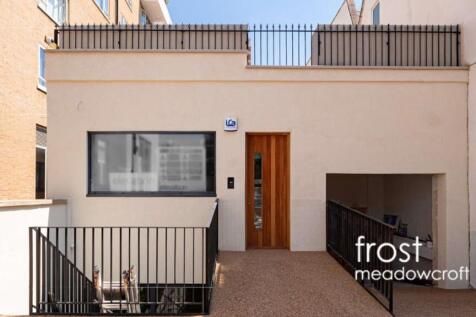 15 a Resi daylight EXT.jpg