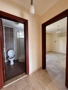 Ground Bathroom/Bed