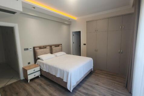 Guest bedroom 2