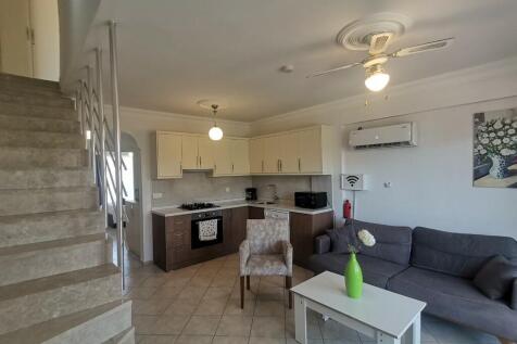Lounge / Kitchen