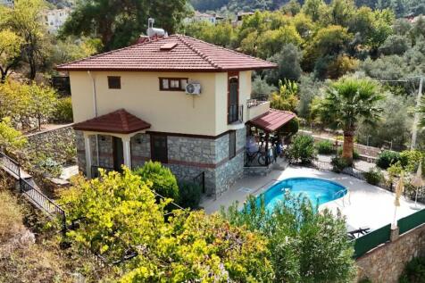 150m2 Property