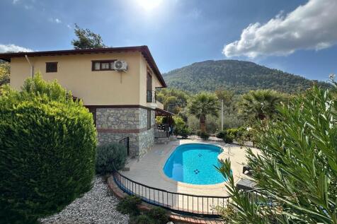 Private pool
