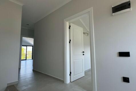 Attic floor hall
